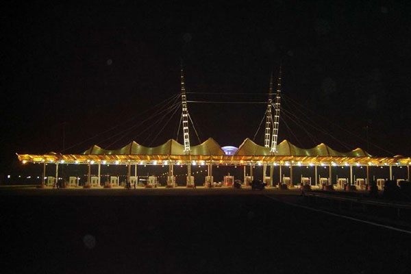 選擇膜結(jié)構(gòu)膜布批發(fā)的優(yōu)勢(shì)：品質(zhì)保障，成本優(yōu)化，應(yīng)用廣泛